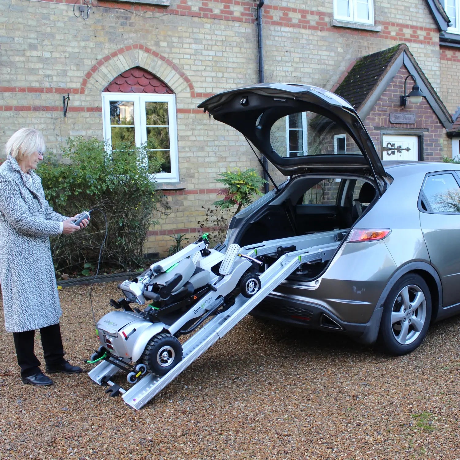 ComfyGo Quingo Flyte Mobility Scooter with MK2 Self Loading Ramp - Scooter Life Canada